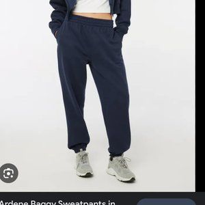 Baggy sweatpants and classic crew neck sweatshirt